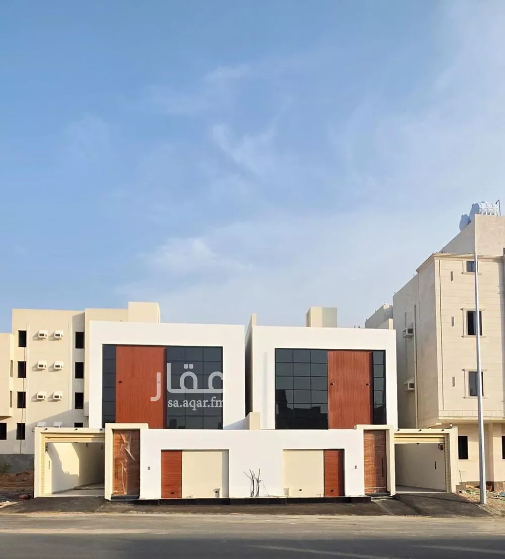 فيلا 8 غرف في الملك فهد 1