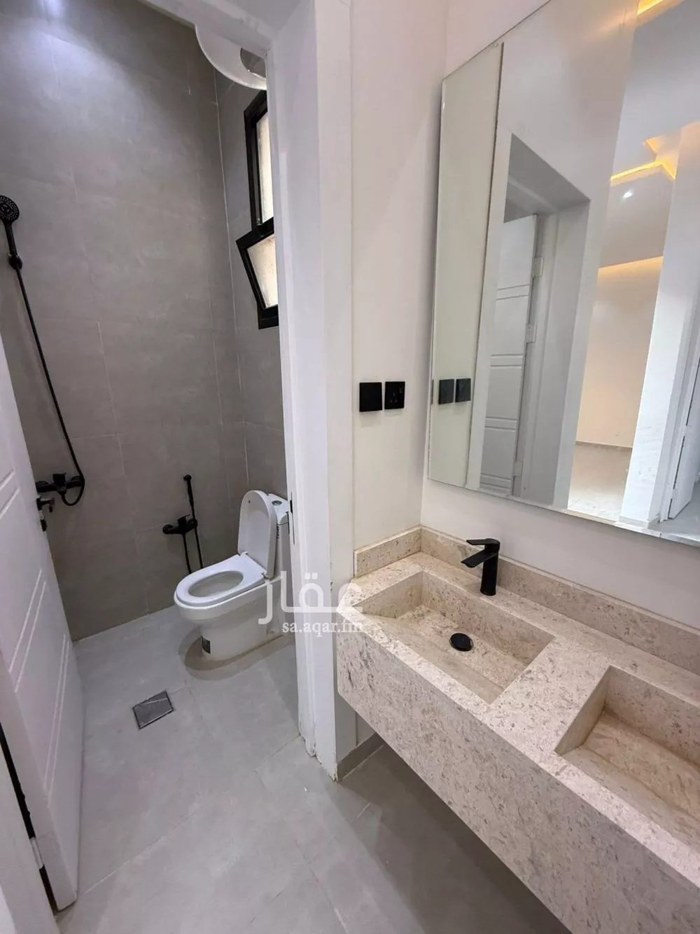 فيلا 12 غرف في الجنادرية 4