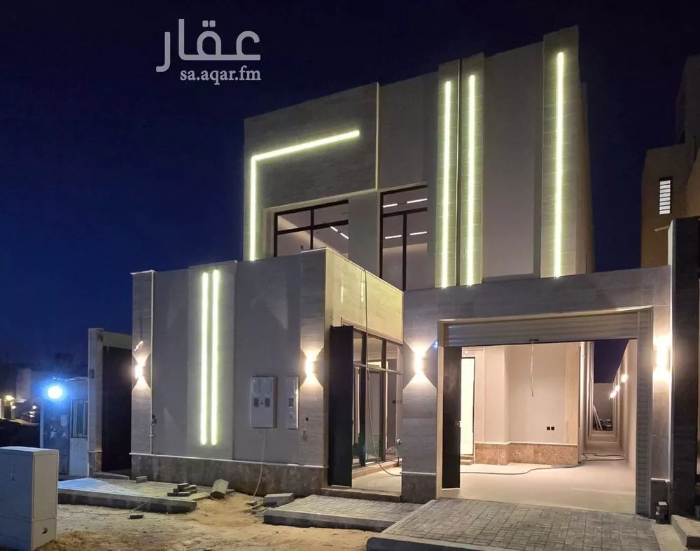 فيلا 8 غرف في الشرق 1