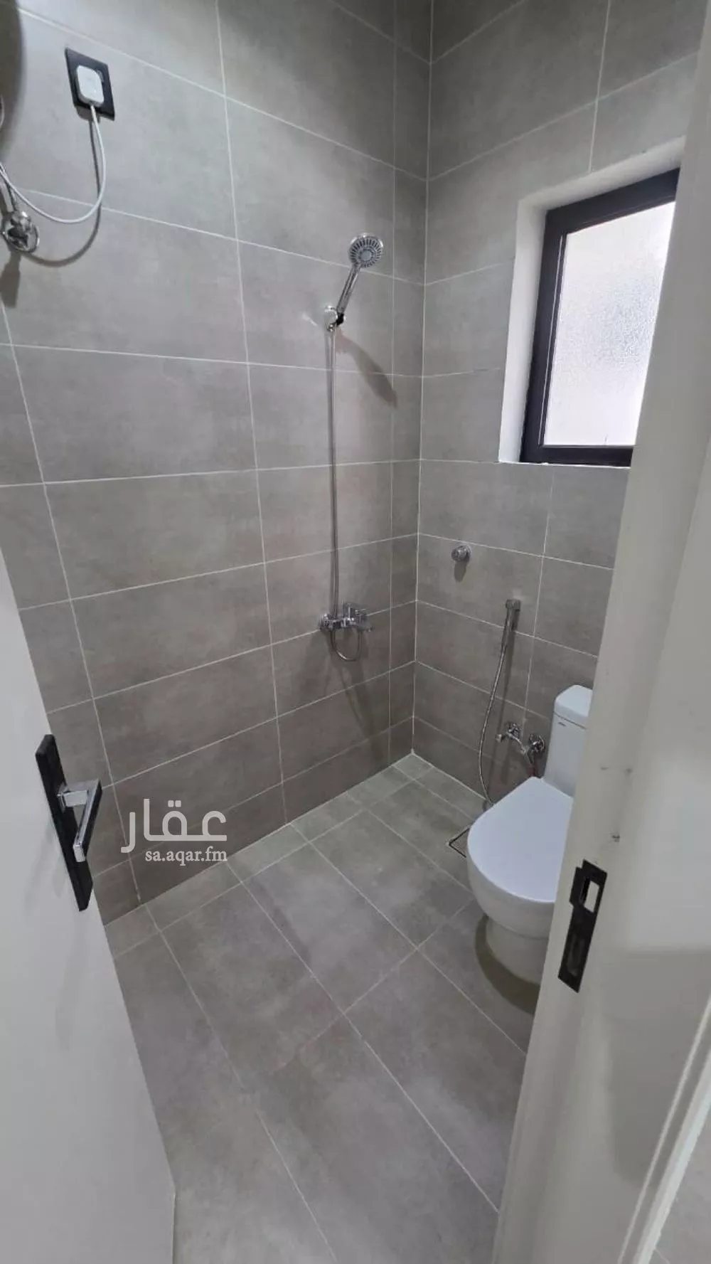 فيلا 8 غرف في الملك فهد 4