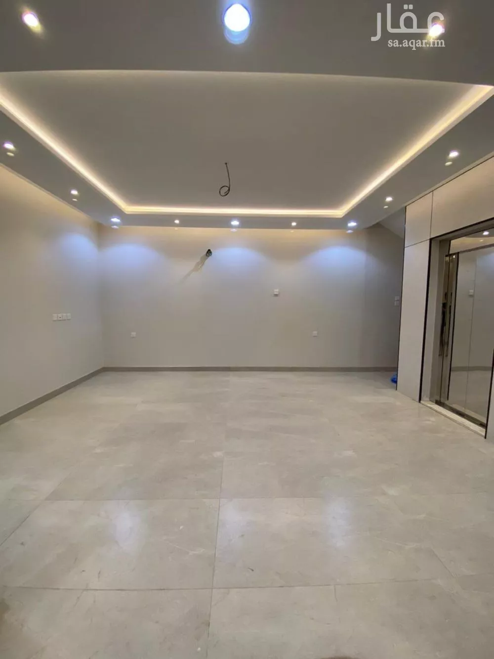 فيلا 9 غرف في الملك فهد 5