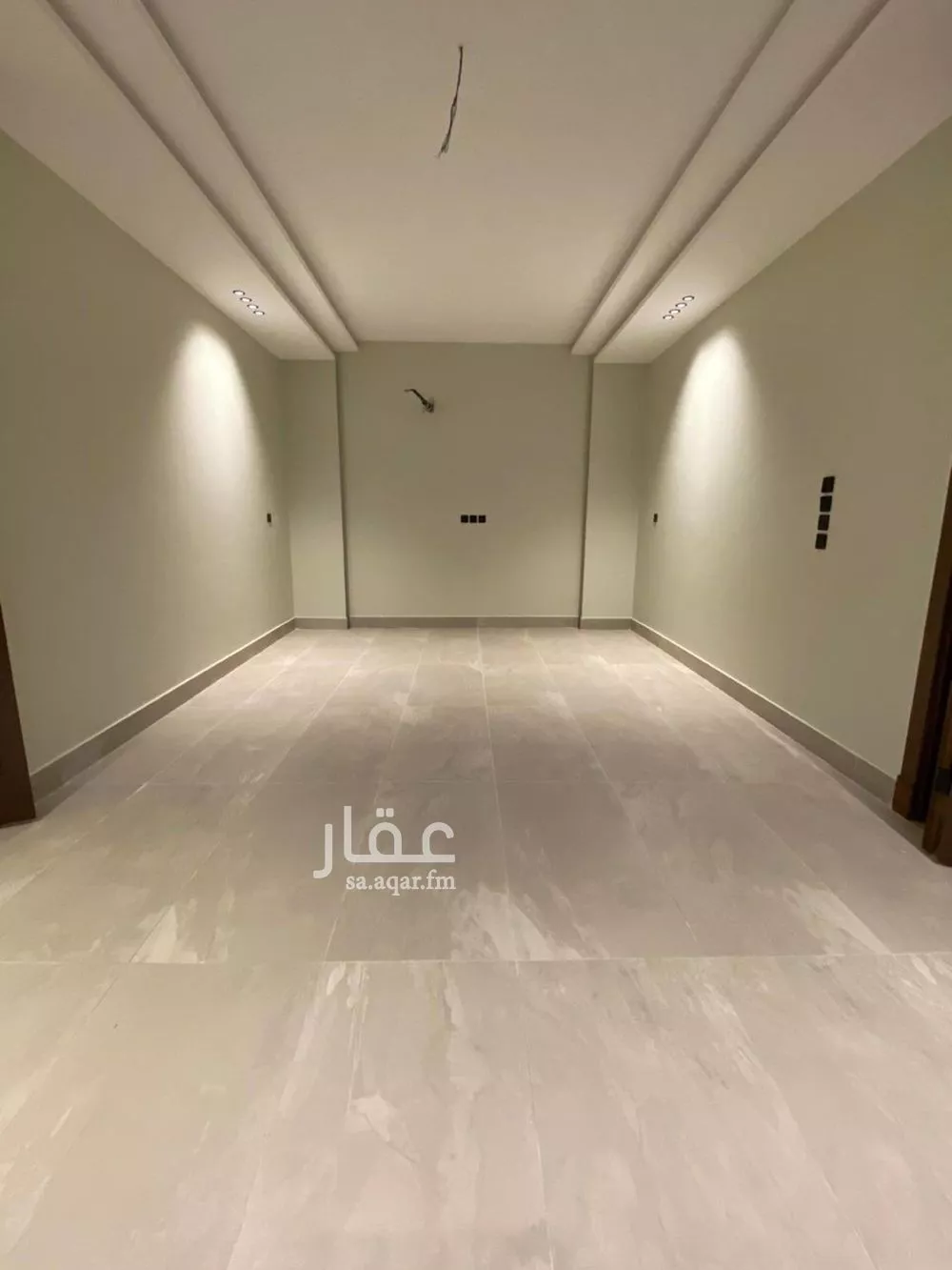 فيلا 9 غرف في الملك فهد 5