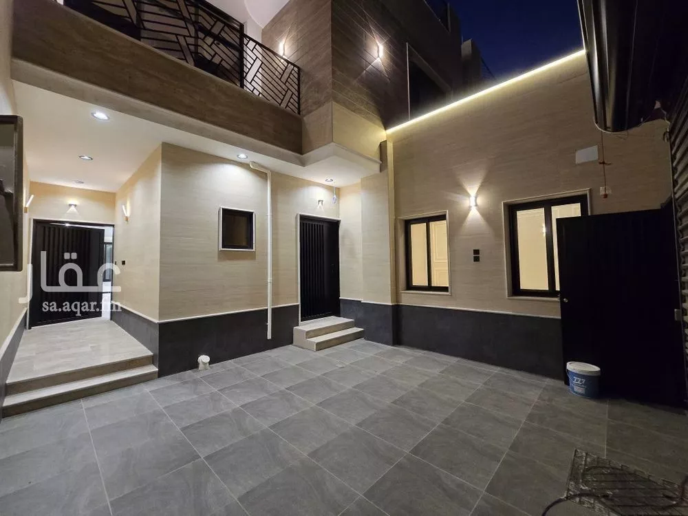 فيلا 8 غرف في الملك فهد 2