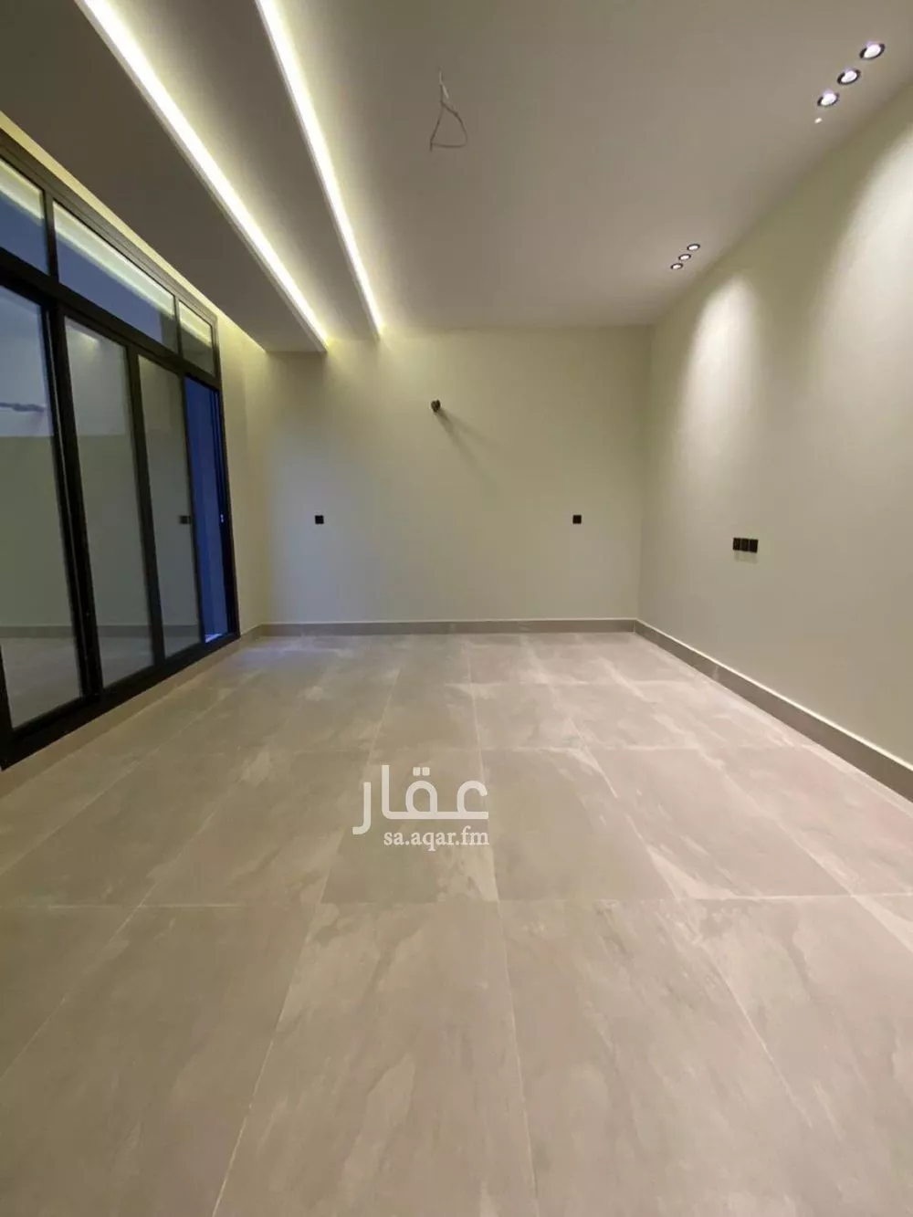 فيلا 9 غرف في الملك فهد 4