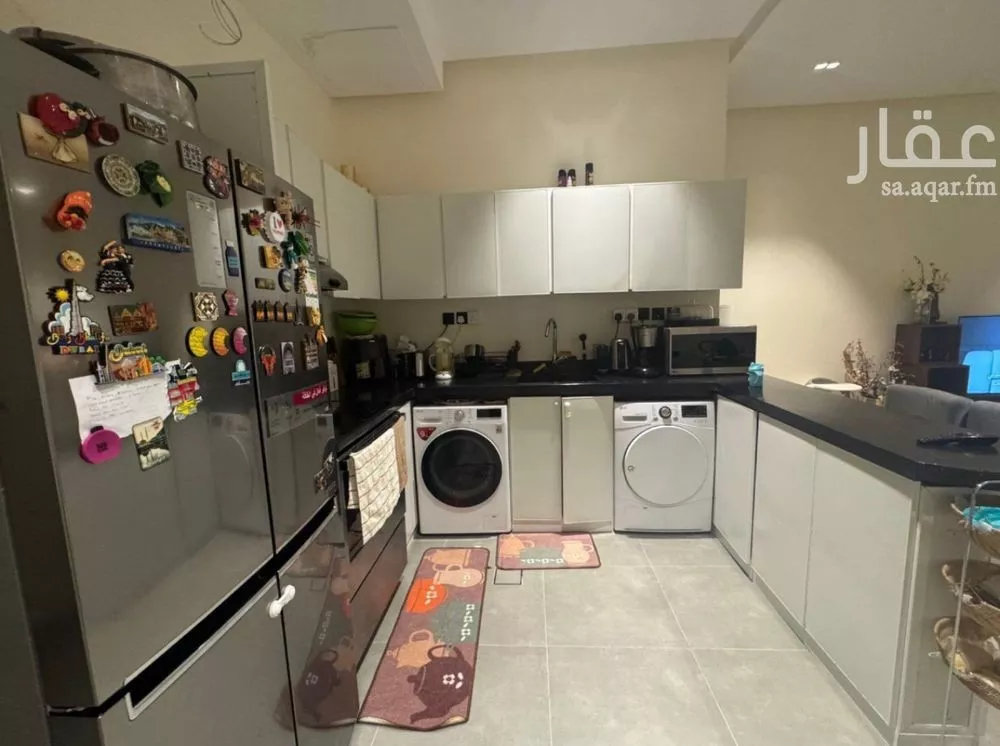 شقة 3 غرف في الملقا 4