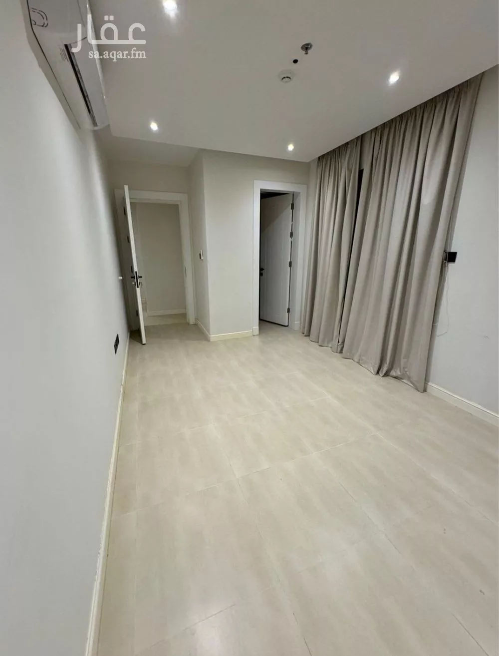 شقة 4 غرف في الملقا 3