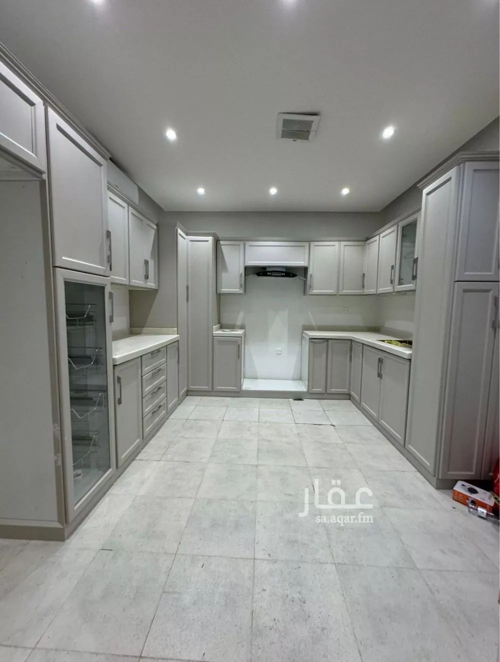 شقة 4 غرف في الملقا 2