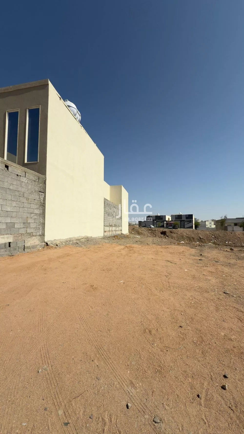 أرض 367 م² في المطار 2