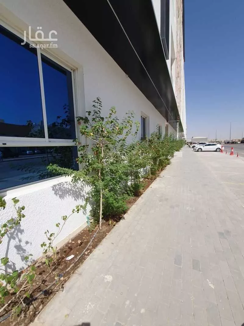 عمارة 1063 م² في الملقا 4