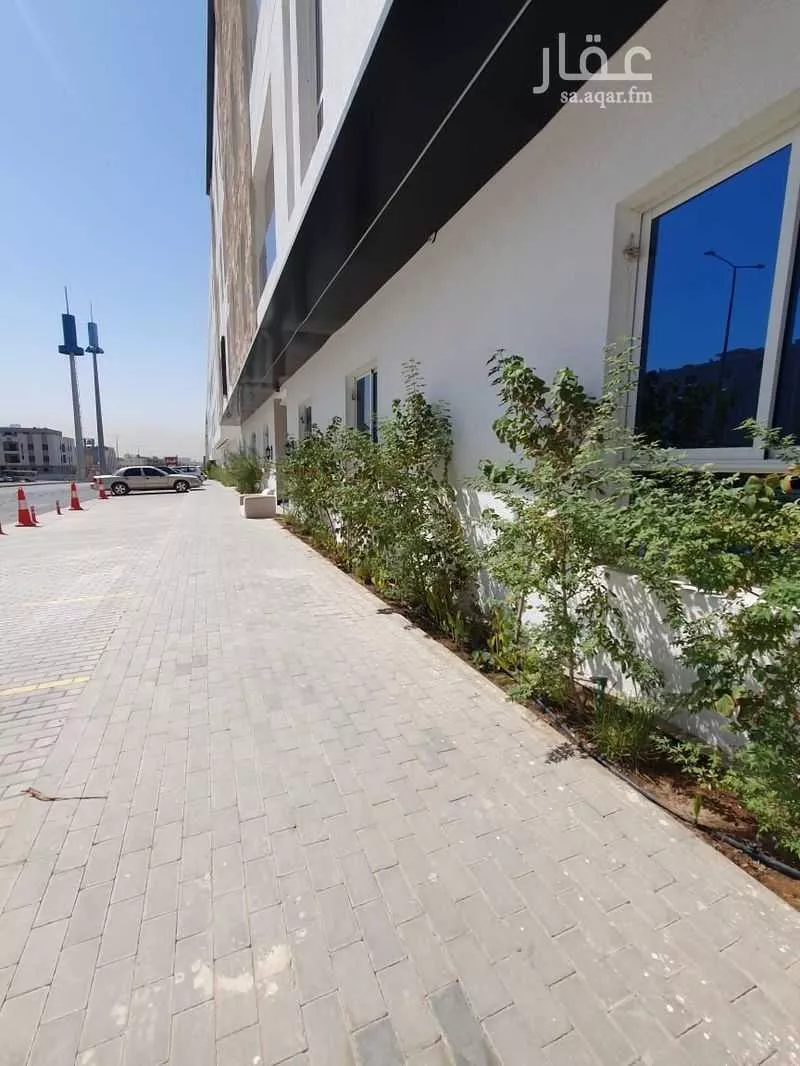 عمارة 1063 م² في الملقا 5