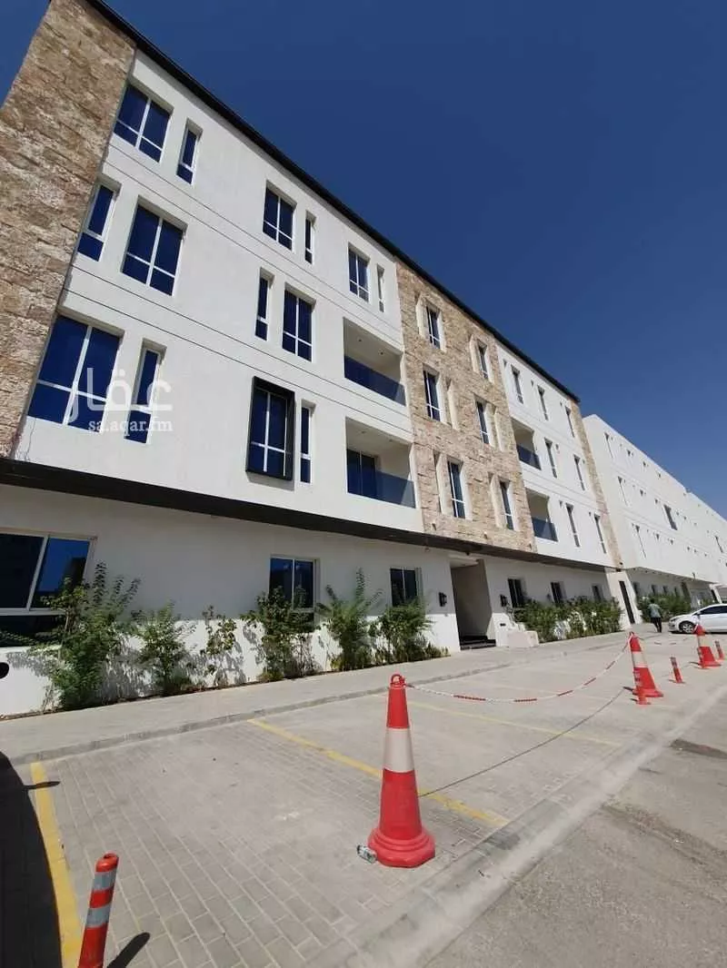 عمارة 1063 م² في الملقا 2