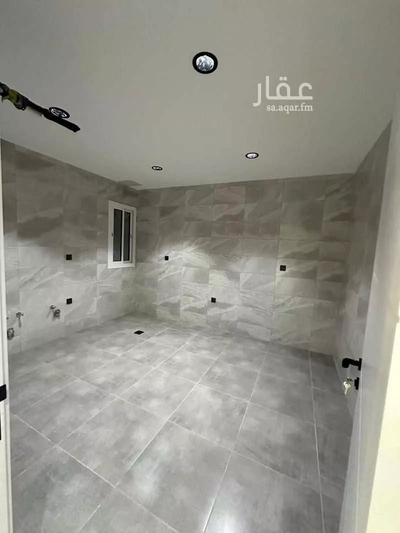 5 bedroom apartment in Batha Quraysh 2