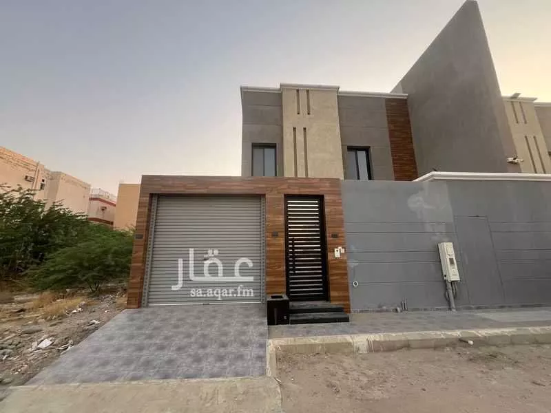 فيلا 5 غرف في الملك فهد 1