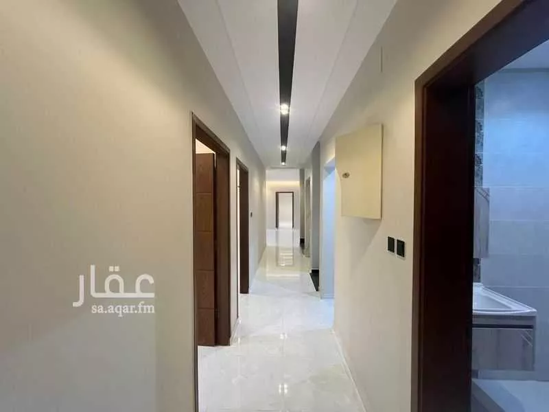 فيلا 5 غرف في الملك فهد 4