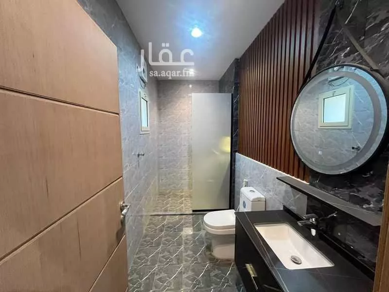 فيلا 5 غرف في الملك فهد 4