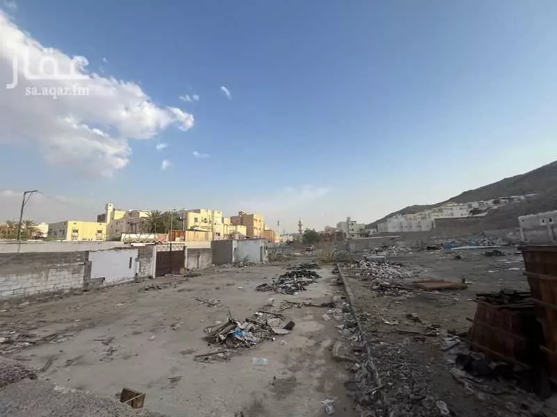 أرض 2290 م² في البحيرات 3