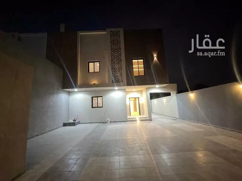 فيلا 5 غرف في الملك فهد 3