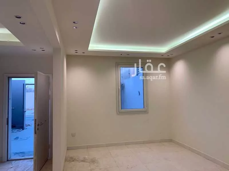 فيلا 4 غرف في العارض 5