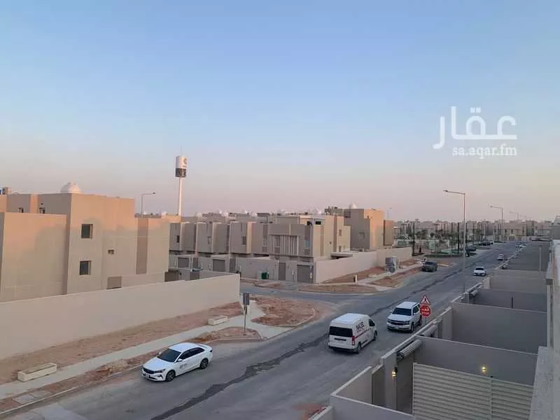 فيلا 4 غرف في العارض 3