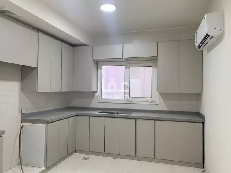 فيلا 4 غرف في العارض 1