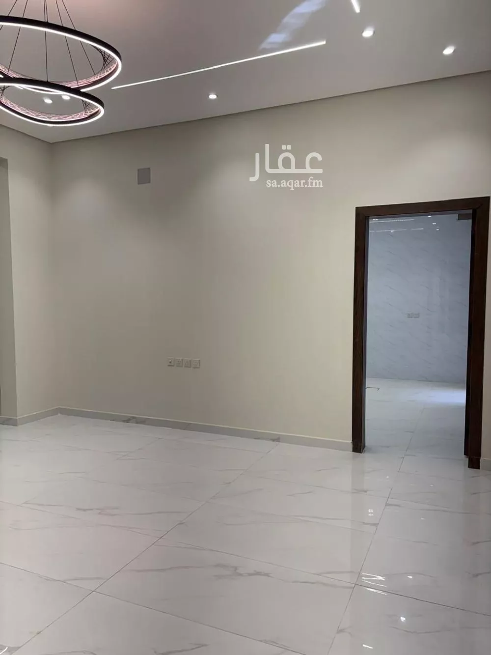 دور 5 غرف في السعادة 3