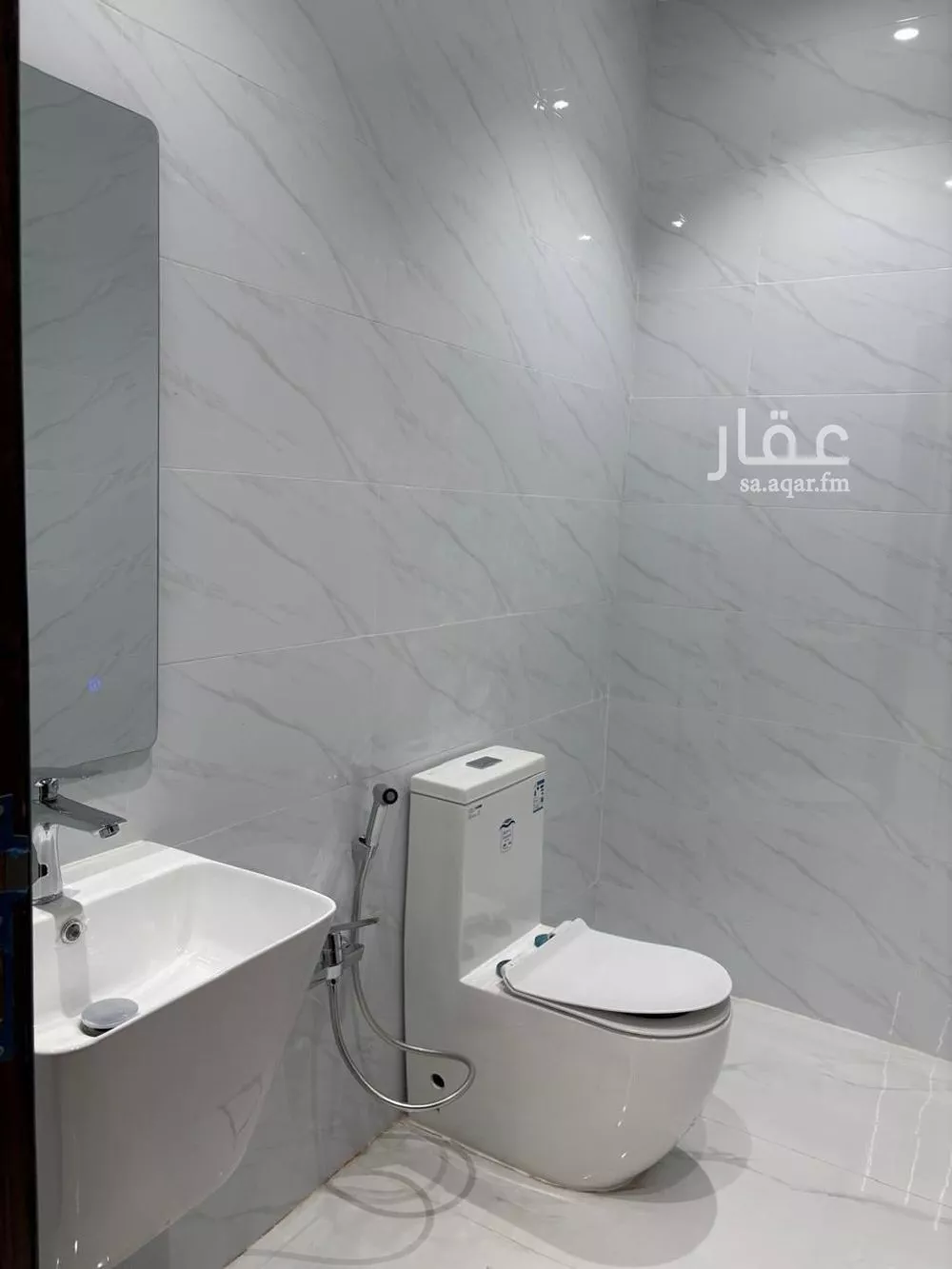 دور 3 غرف في السعادة 5