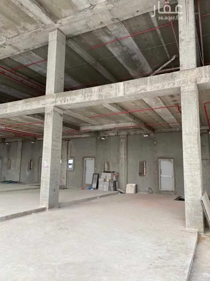 محل 5656 م² في المريكبات 4