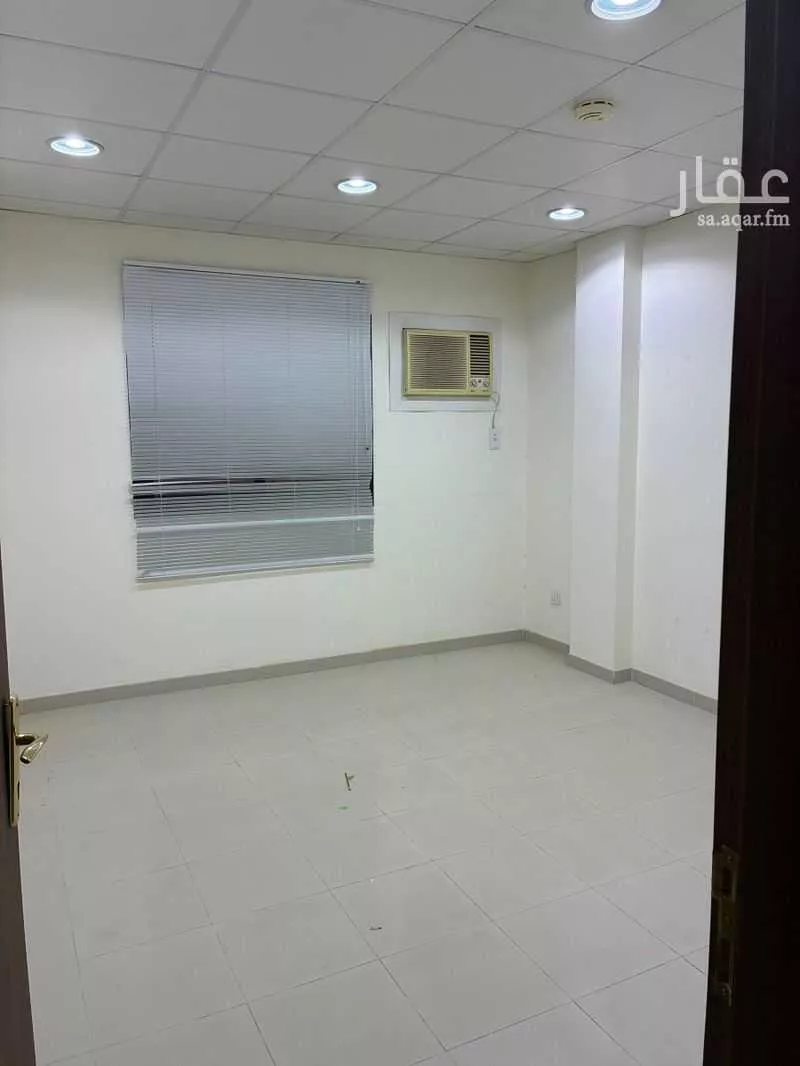 مكتب 1600 م² في المرسلات 4