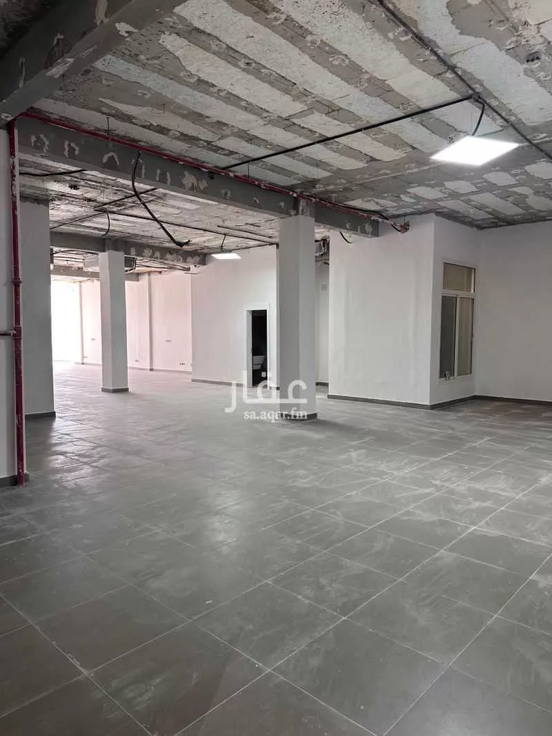 مكتب 1800 م² في الملقا 5