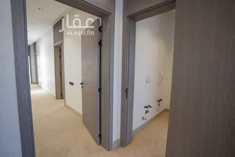 5 bedroom floor in Al Janadriyah 3