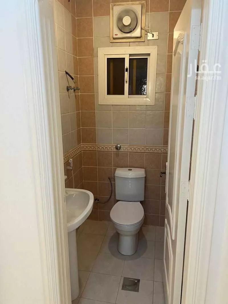 2 bedroom apartment in Al Aziziyah, Jeddah 4