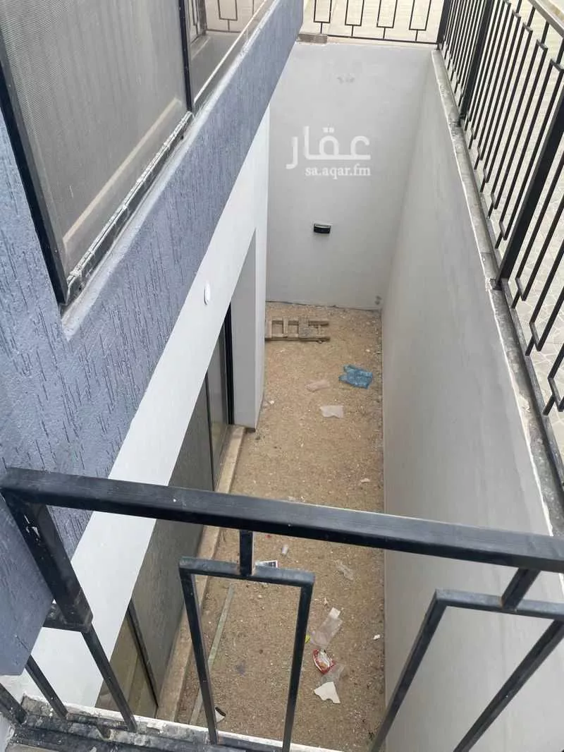 فيلا 9 غرف في النرجس 4