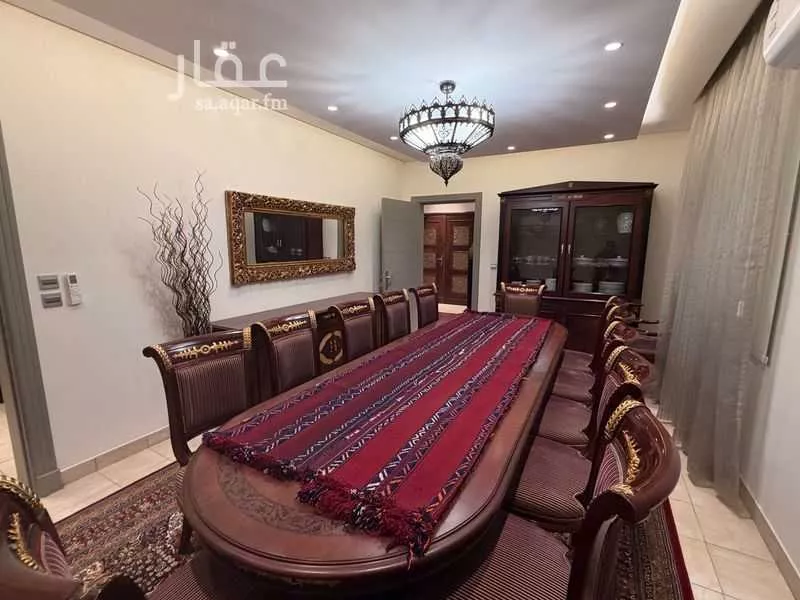 فيلا 8 غرف في عرقة 4