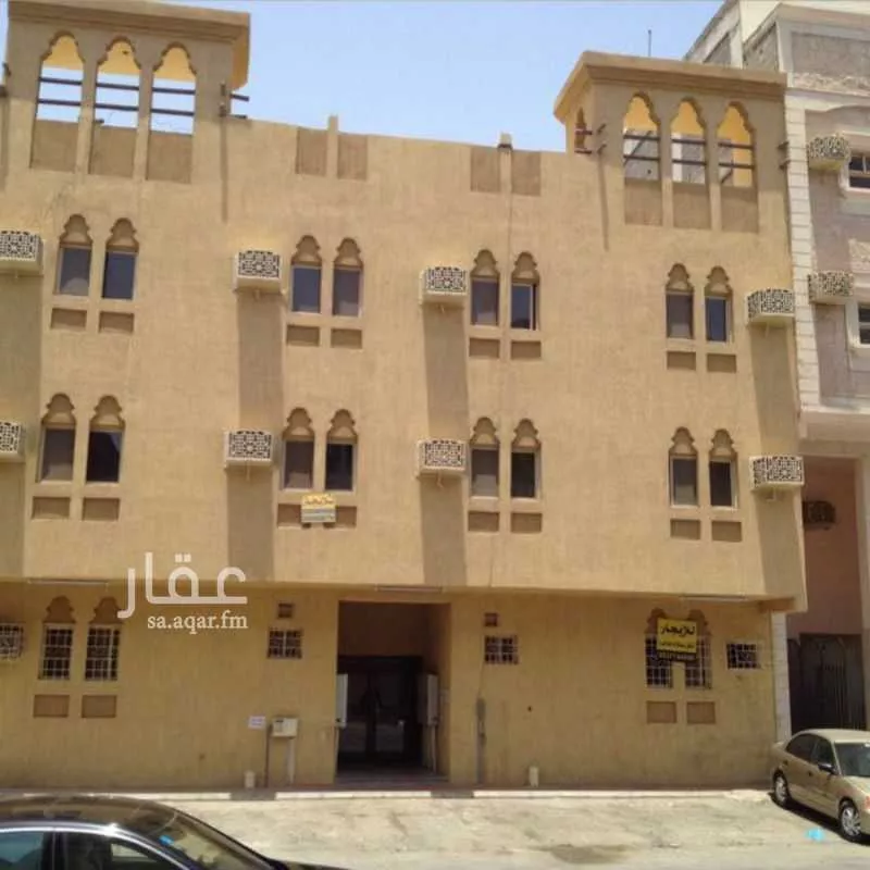 325 sqm building in Al Khaleej 1