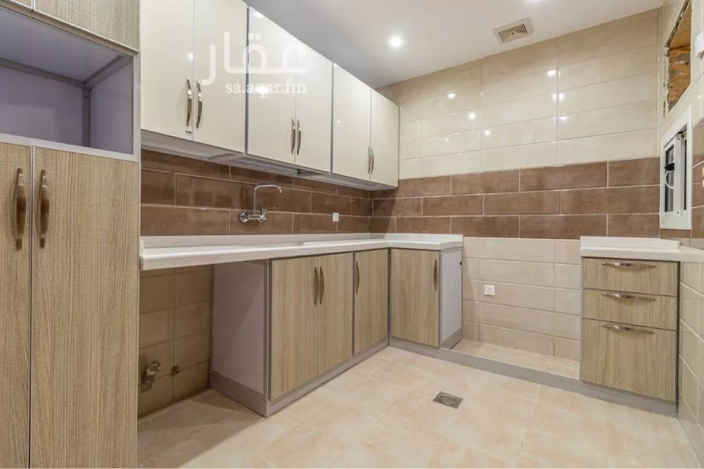 3 bedroom apartment in Al Faisaliyyah, Jeddah 5