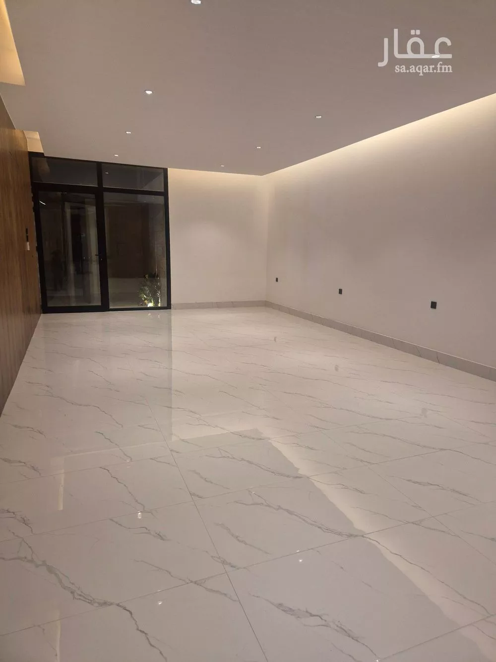 فيلا 5 غرف في النرجس 4