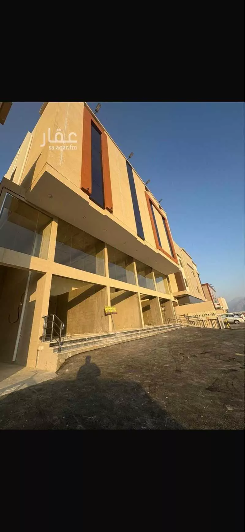 محل 624 م² في الراشدية 4