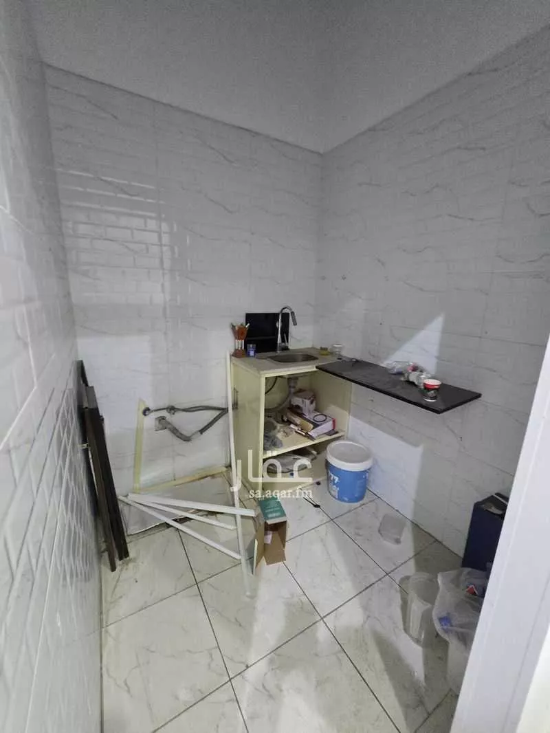 shop in Al Jumah, Madinah 8