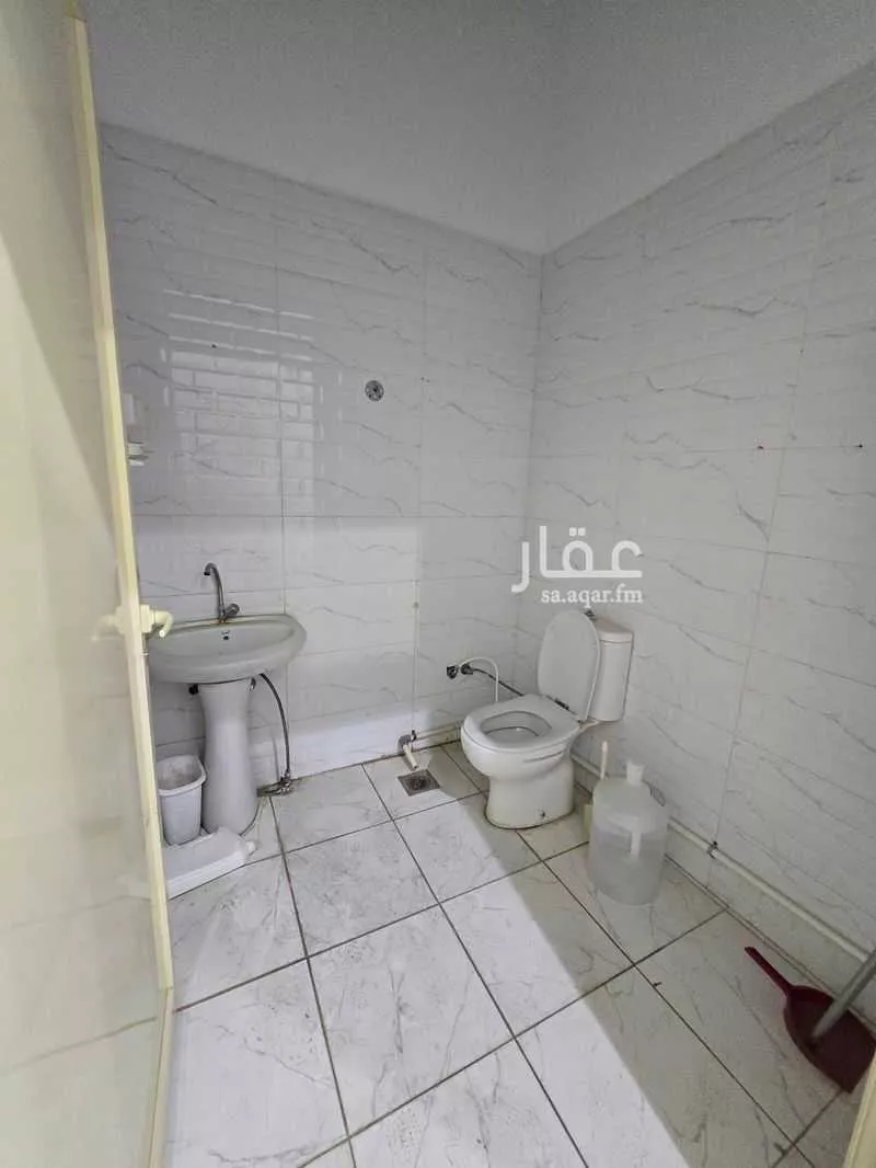 shop in Al Jumah, Madinah 7