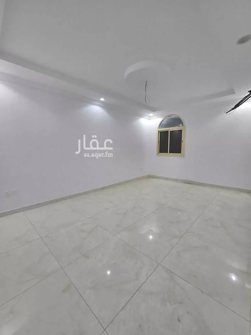 4 bedroom apartment in Al Shuraybat, Madinah 7