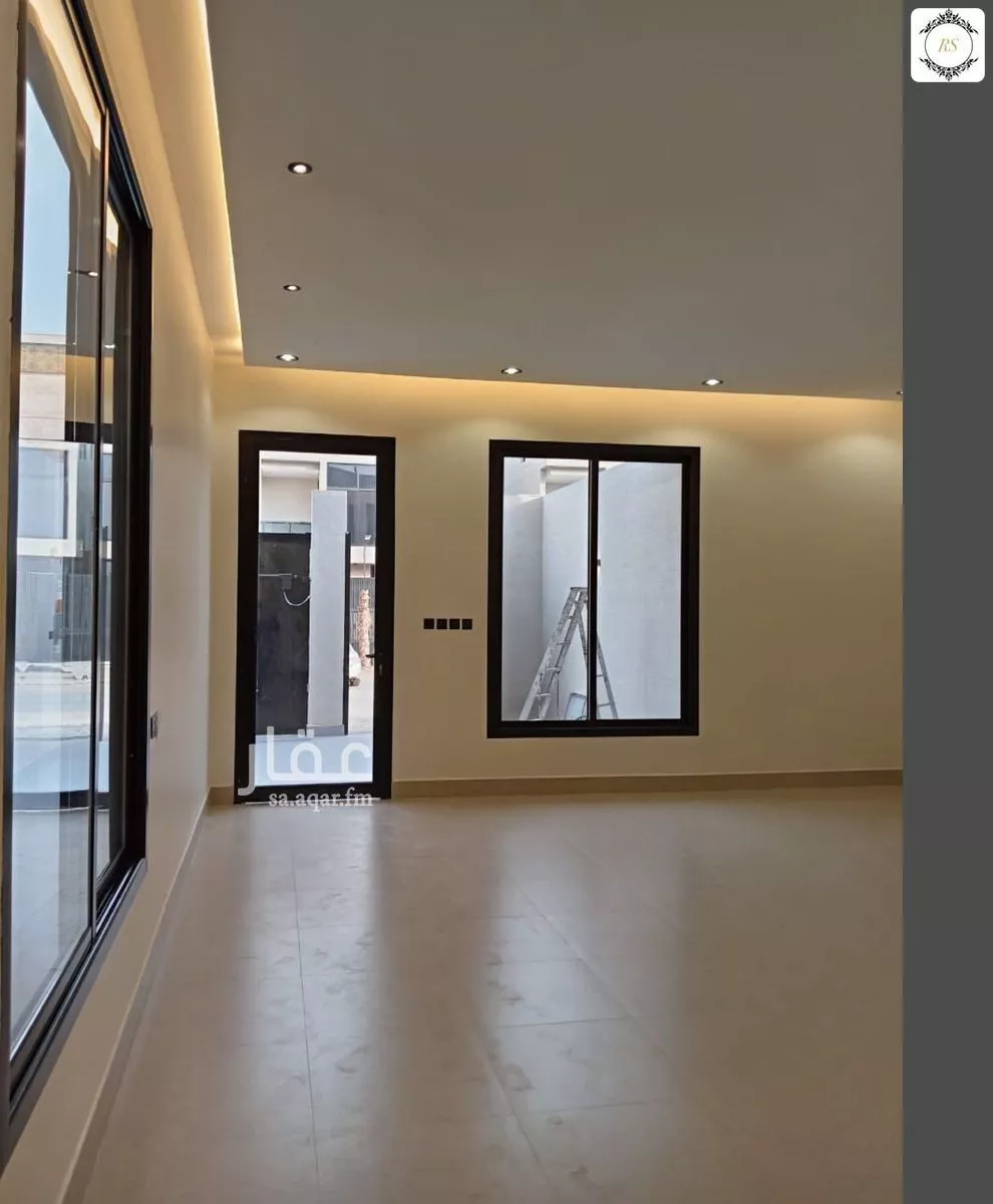 فيلا 7 غرف في العارض 1