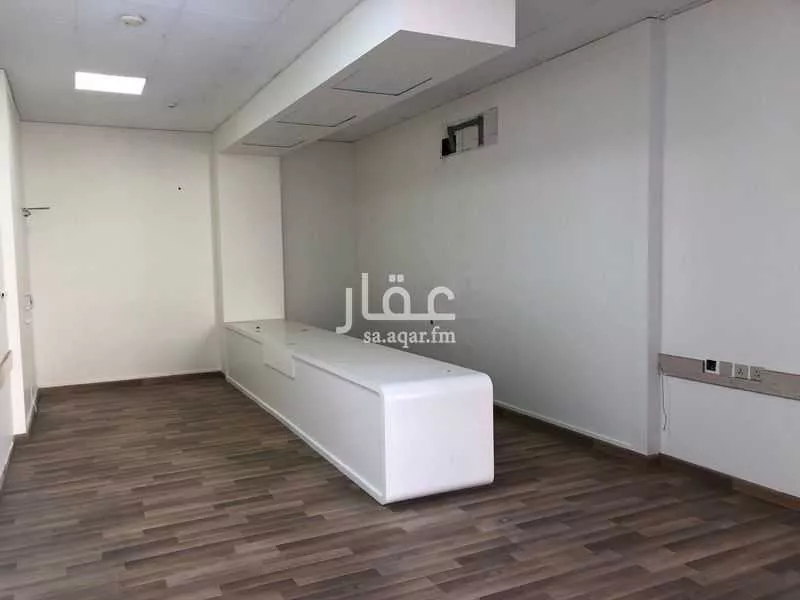 3 bedroom office in Al Souq, Eastern Province 8