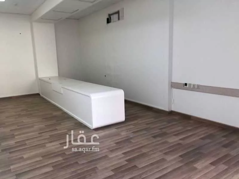 3 bedroom office in Al Souq, Eastern Province 9