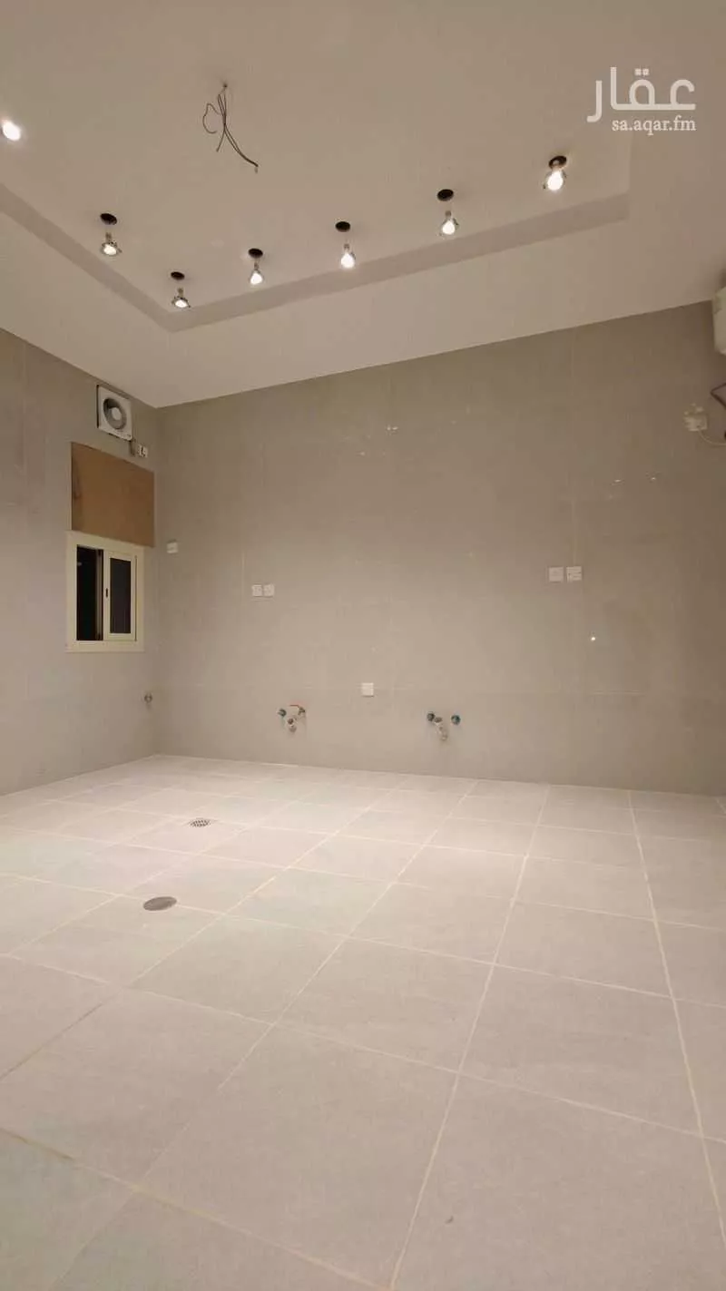 شقة 6 غرف في الريان 4