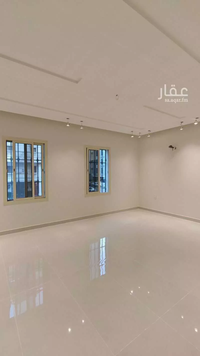 شقة 6 غرف في الريان 2