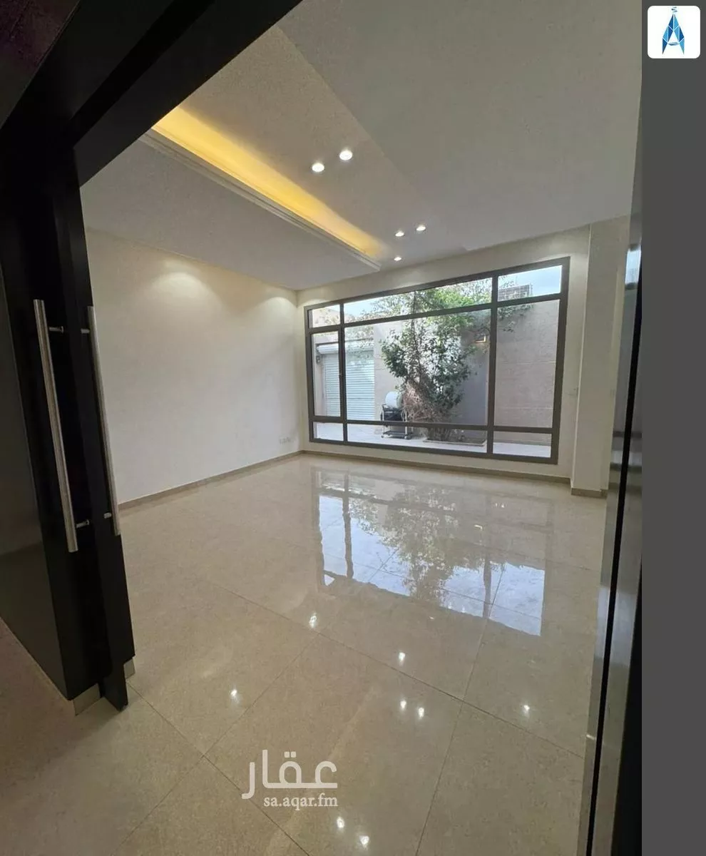 5 bedroom villa in Al Yasmin 1