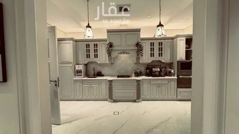 فيلا 7 غرف في عرقة 5