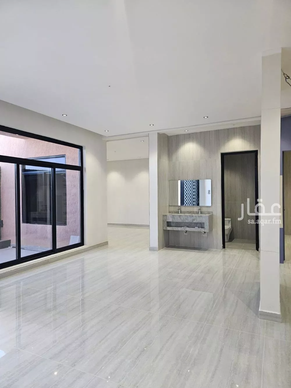 فيلا 6 غرف في الامواج 4