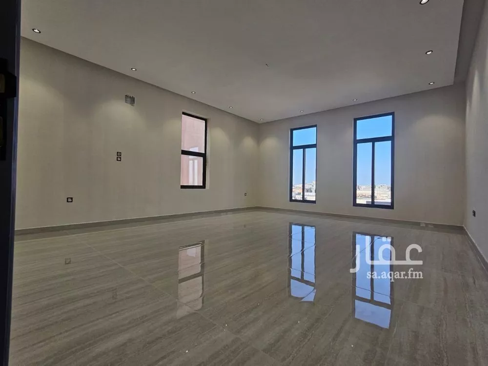 فيلا 6 غرف في الامواج 2