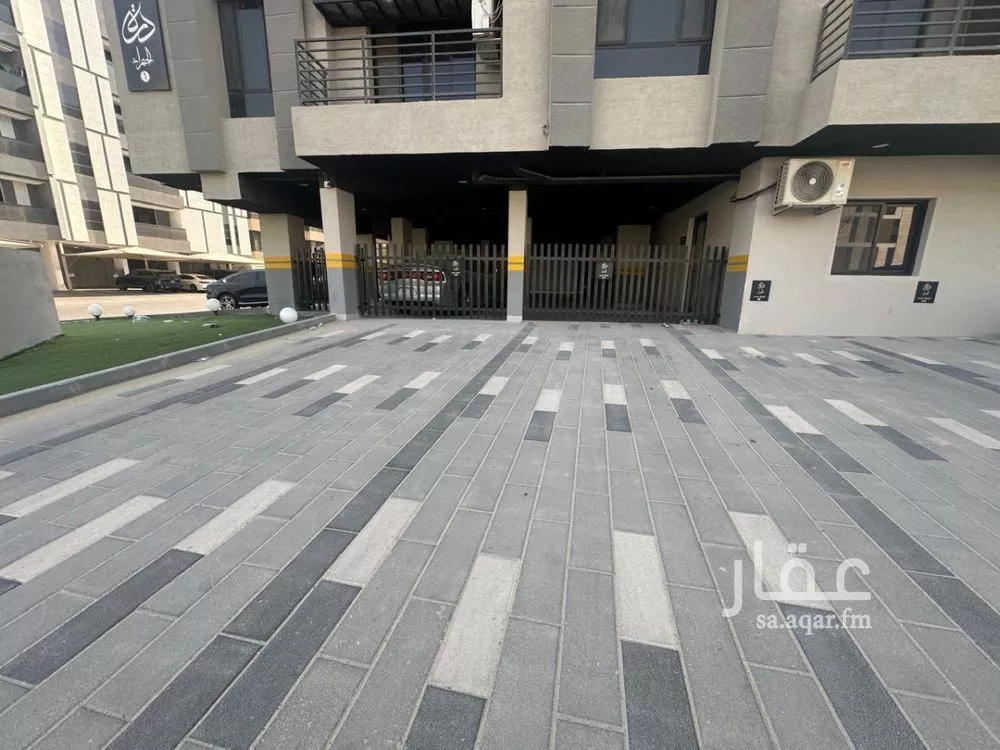 شقة 5 غرف في الحمرا 2